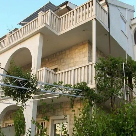 Pape Trogir